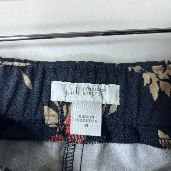 J Jill Stretch Slim-Leg Pants Dark Florals Navy Women’s 18 Office Mature Chic - Picture 4 of 9
